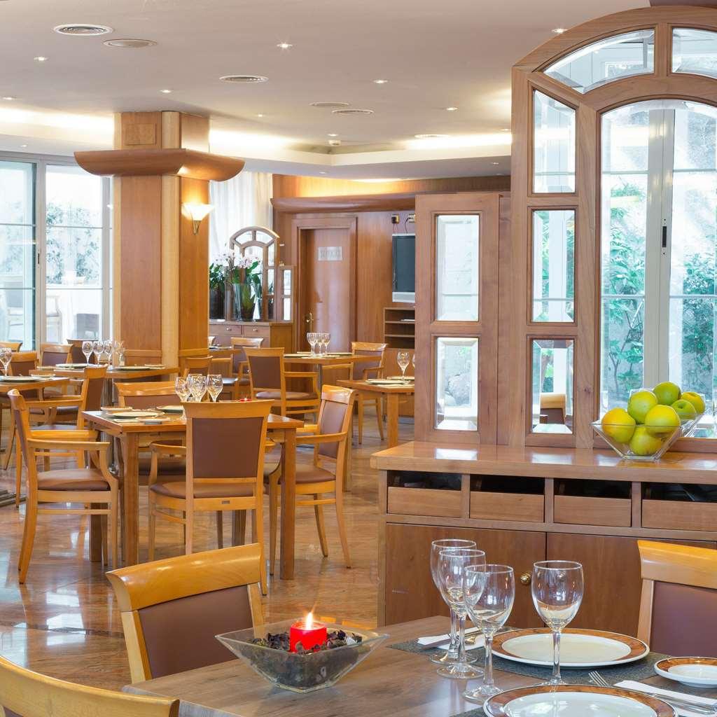 Vp Jardin De Tres Cantos Restaurant bilde