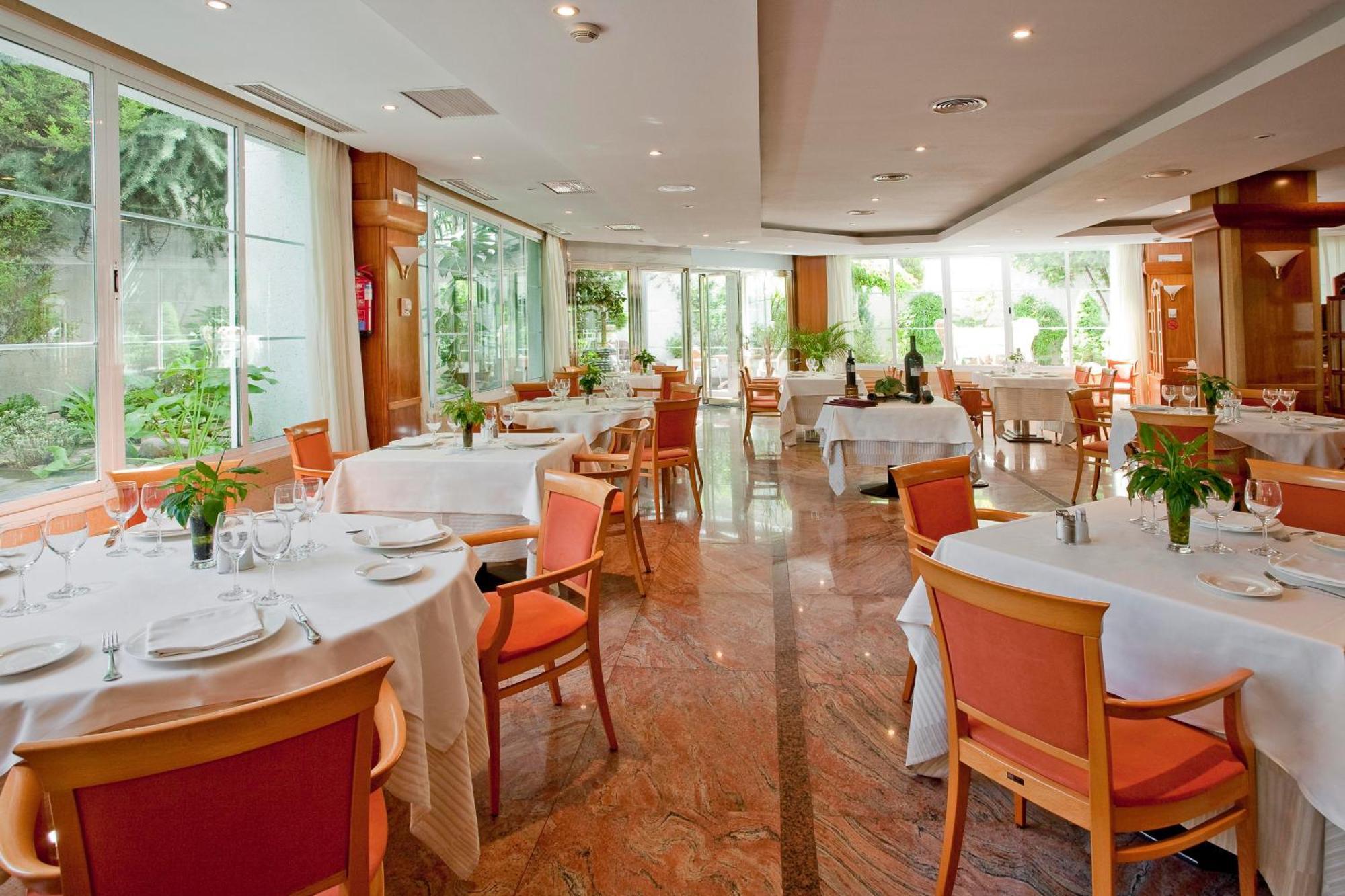 Vp Jardin De Tres Cantos Restaurant bilde